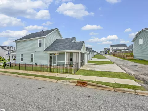 Exterior - 213 Townsend Ave, Greer, SC 29651 photo 7 of 10