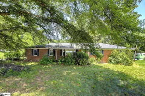 1105 E Georgia Rd, Simpsonville, SC 29681