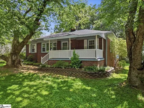 31 Blackburn St, Greenville, SC 29607