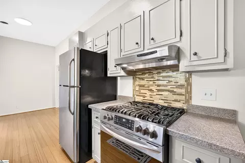 Kitchen - 104 Gregory Dr, Greer, SC 29650 photo 2 of 4