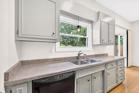 Kitchen - 104 Gregory Dr, Greer, SC 29650 photo 3 of 4