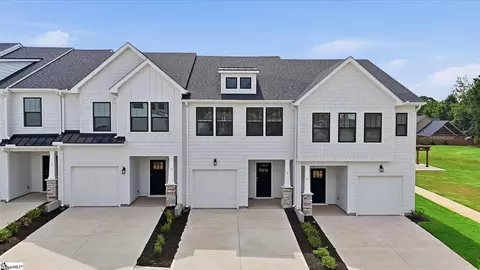 9 Hagen Ln, Simpsonville, SC 29681