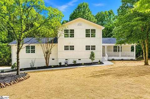 8 Overlook Ct, Greenville, SC 29609