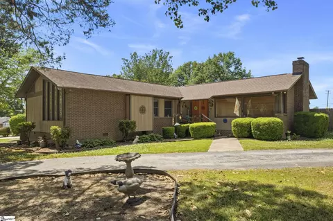102 Tollgate Ct, Simpsonville, SC 29681