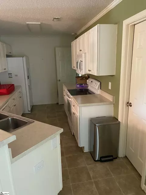 Kitchen - 1010 Meehan Way, Pendleton, SC 29670 photo 2 of 2