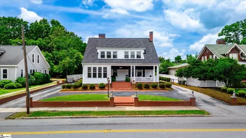 602 S Broad St, Clinton, SC 29325