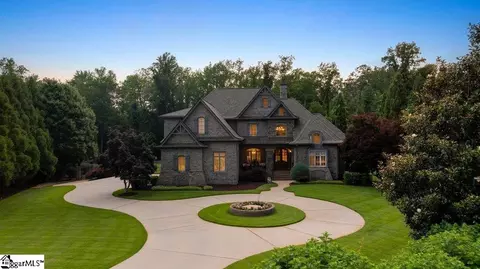 6 Peters Fork Ln, Simpsonville, SC 29681