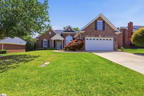 5 St Thomas Ct, Greer, SC 29651