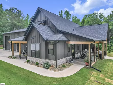 241 Thomspon Rd, Taylors, SC 29687