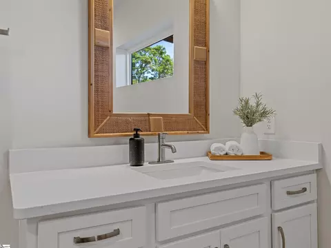 Bath - 128 Orchard Dr, Moore, SC 29369 photo 5 of 6