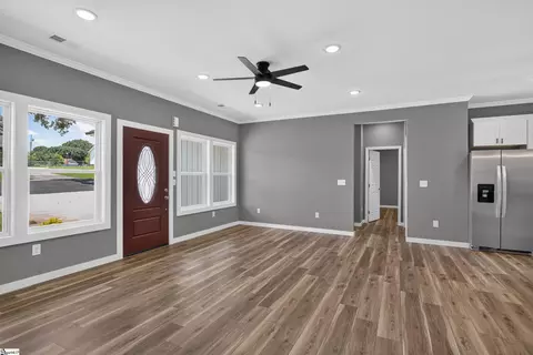 Living - 223 Maple Dr, Anderson, SC 29621 photo 3 of 5
