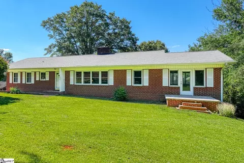 135 Skyview Dr, Spartanburg, SC 29303