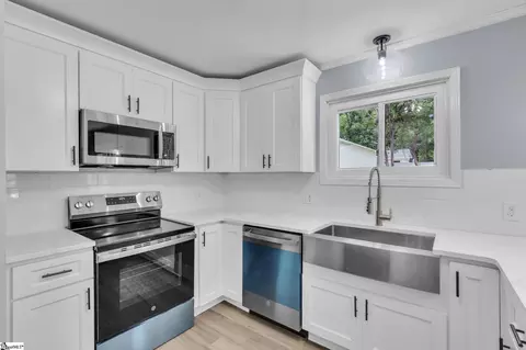 Kitchen - 101 Cedar Ln, Easley, SC 29642 photo 2 of 2