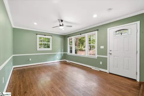 Living - 14 Pine Ln, Williamston, SC 29697 photo 3 of 4