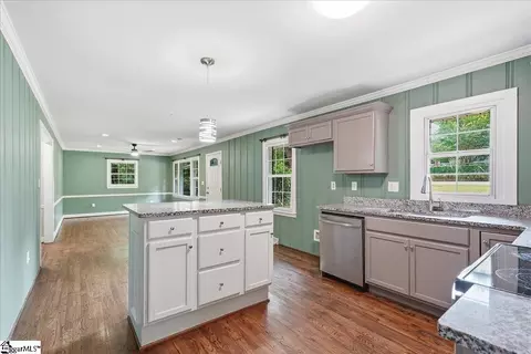 Kitchen - 14 Pine Ln, Williamston, SC 29697 photo 2 of 4