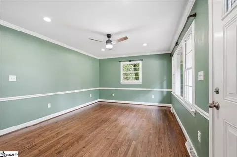 Living - 14 Pine Ln, Williamston, SC 29697 photo 2 of 4