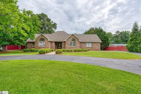 826 Mount Zion Rd, Spartanburg, SC 29303