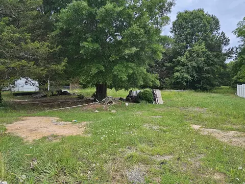 303 Dillon Dr, Clinton, SC 29325
