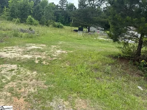 124 Colleton Ln, Clinton, SC 29325 photo 2