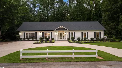 2 Lotus Ct, Greenville, SC 29609