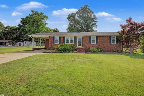 115 Brunson Dr, Pickens, SC 29671