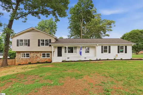 401 Clarendon Dr, Easley, SC 29642