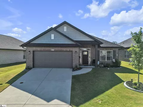 30 Woodcross Dr, Simpsonville, SC 29681