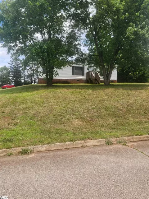 124 Saxon Dr, Piedmont, SC 29673