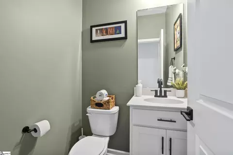 Entry Way - 107 Brown Cir, Easley, SC 29642 photo 5 of 7