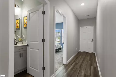 Entry Way - 107 Brown Cir, Easley, SC 29642 photo 4 of 7