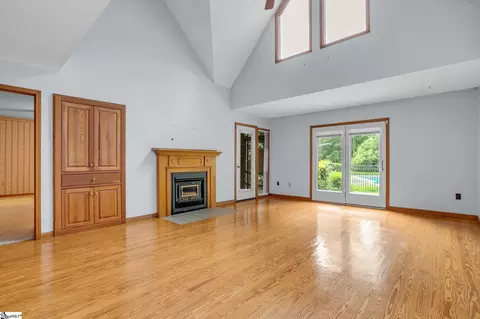 Living - 1004 Ridgeview Dr, Pendleton, SC 29670 photo 1 of 4