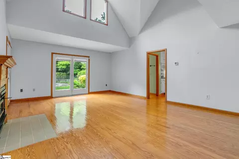 Living - 1004 Ridgeview Dr, Pendleton, SC 29670 photo 2 of 4