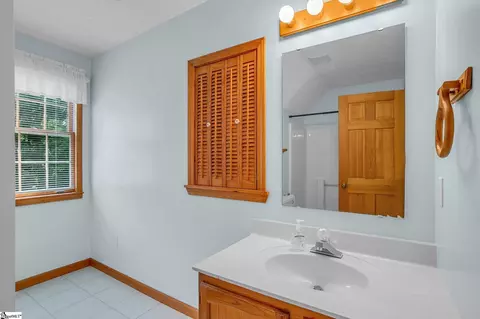 Bath - 1004 Ridgeview Dr, Pendleton, SC 29670 photo 3 of 3