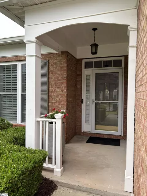 110 St James Place Dr, Greer, SC 29650