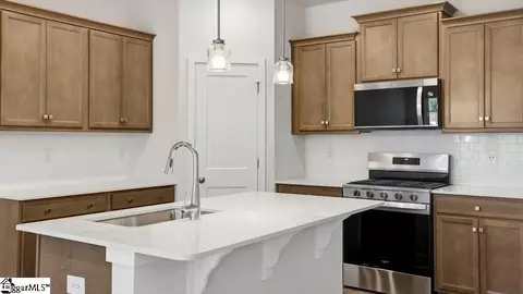 Kitchen - 610 Jules Ln, Moore, SC 29369 photo 1 of 4