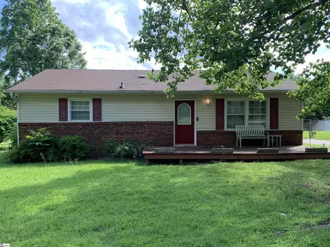 247 Sequoia Dr, Spartanburg, SC 29306