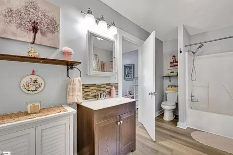 Bath - 301 S E St, Easley, SC 29640 photo 3 of 3