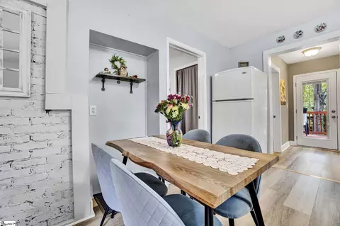 Dining - 301 S E St, Easley, SC 29640 photo 1 of 2