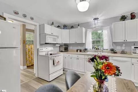 Kitchen - 301 S E St, Easley, SC 29640 photo 4 of 4
