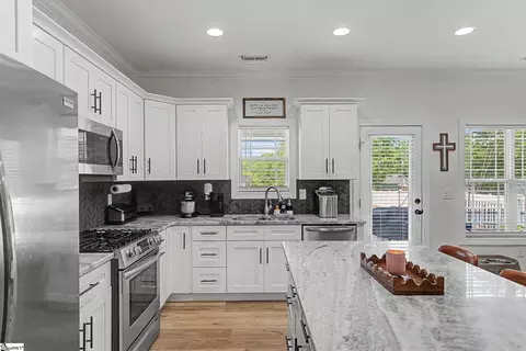 Kitchen - 231 Addison Cir, Pelzer, SC 29669 photo 1 of 2