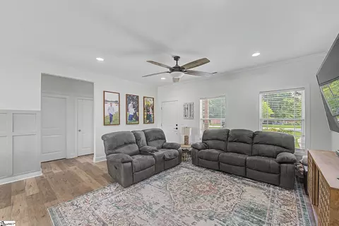 Entry Way - 231 Addison Cir, Pelzer, SC 29669 photo 4 of 5
