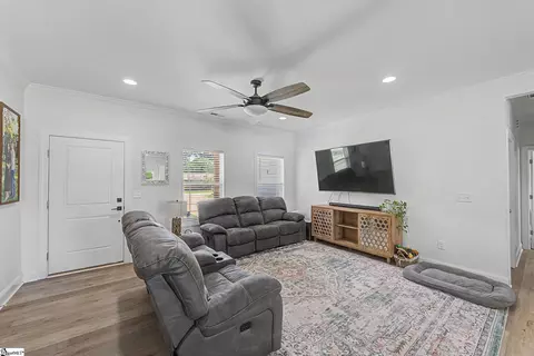 Entry Way - 231 Addison Cir, Pelzer, SC 29669 photo 2 of 5