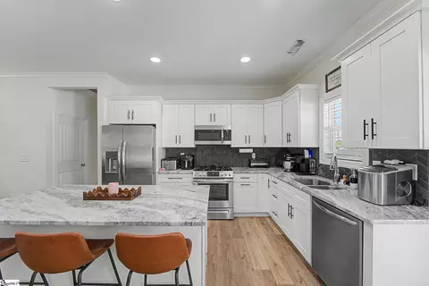 Kitchen - 231 Addison Cir, Pelzer, SC 29669 photo 2 of 2