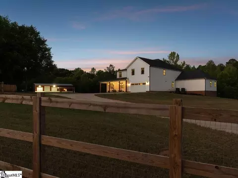 2196 Stewart Dairy Rd, Fountain Inn, SC 29644