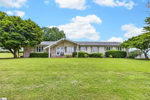 122 Mountain View Dr, Pickens, SC 29671