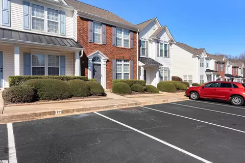 77 Spring Crossing Cir, Greer, SC 29650