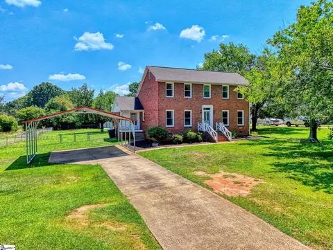 104 Locksley Dr, Greenwood, SC 29649