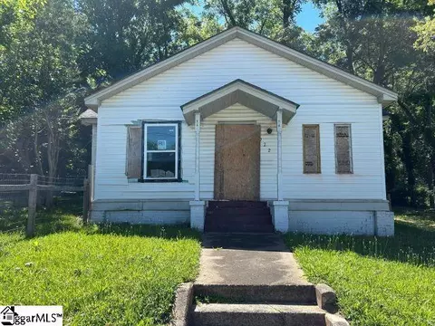 922 N Logan St, Gaffney, SC 29341