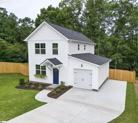 99 Sangamo Dr, Greenville, SC 29611