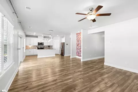 Living - 569 Laxton Rd, Greer, SC 29651 photo 5 of 7